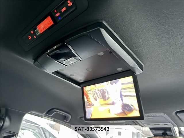 Toyota VOXY HYBRID 2021-07 322893-6