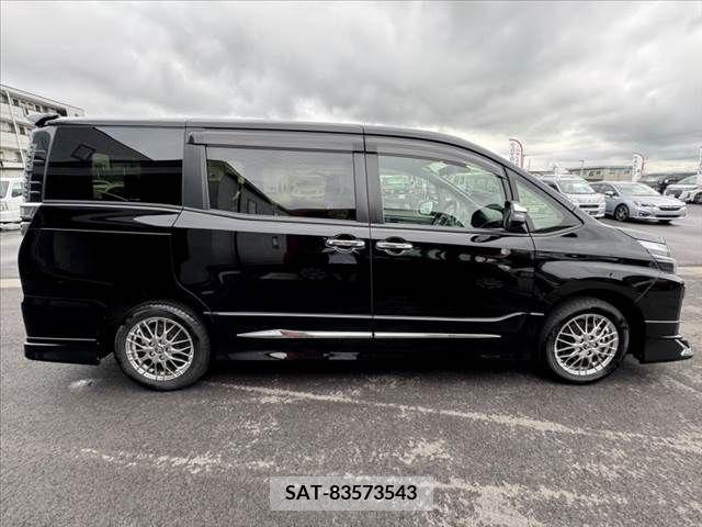 Toyota VOXY HYBRID 2021-07 322893-11
