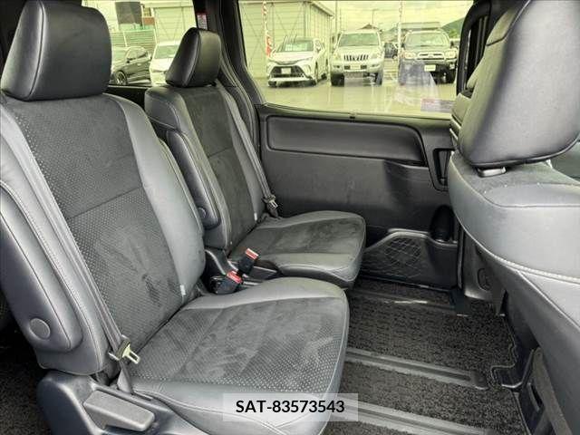 Toyota VOXY HYBRID 2021-07 322893-17