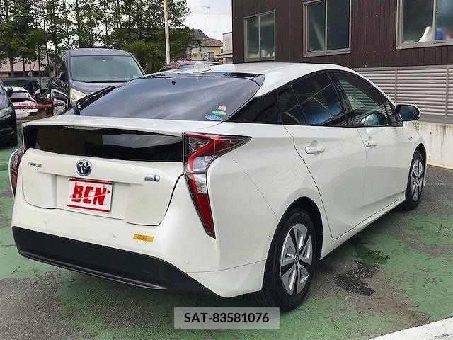 Toyota PRIUS 2017-09 322398-2