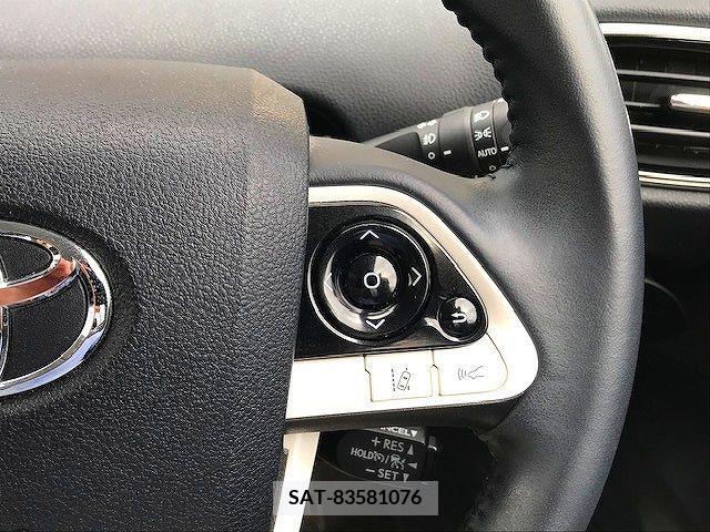 Toyota PRIUS 2017-09 322398-11
