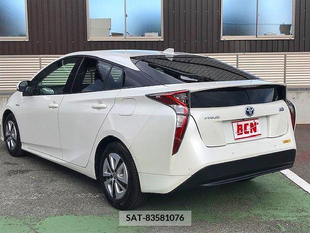 Toyota PRIUS 2017-09 322398-8