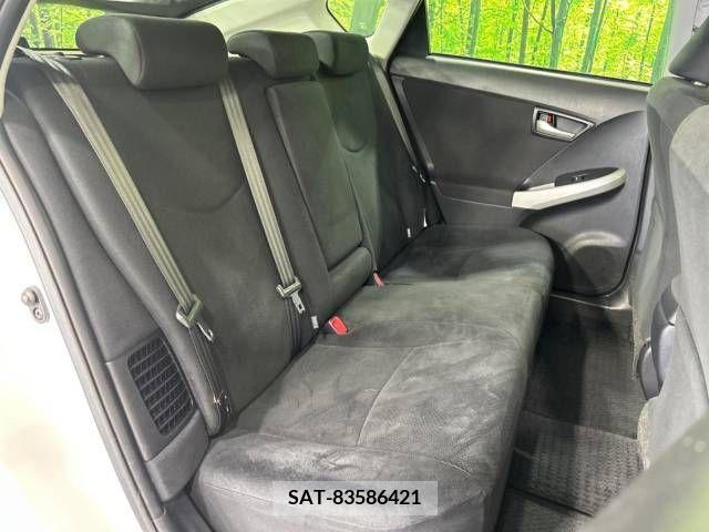 Toyota PRIUS 2014-01 366573-9