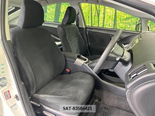 Toyota PRIUS 2014-01 366573-8