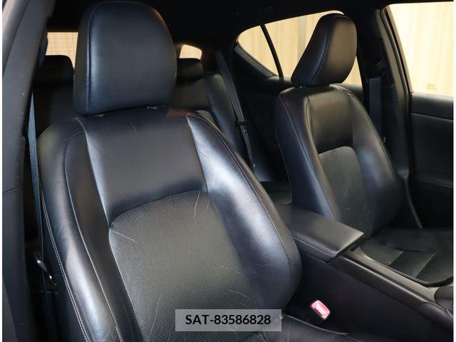 Lexus CT 2011-03 322692-17