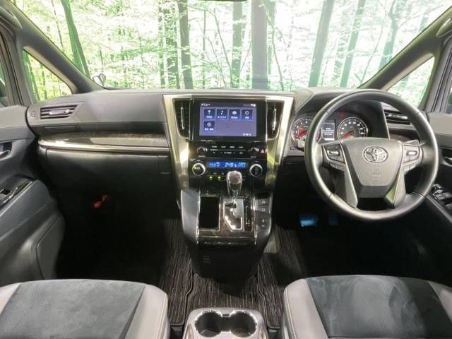 Toyota ALPHARD 2022-11 12770-1