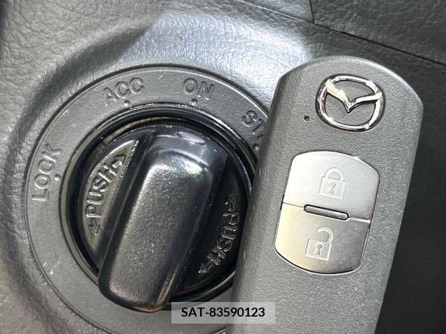 Mazda VERISA 2012-09 250770-3
