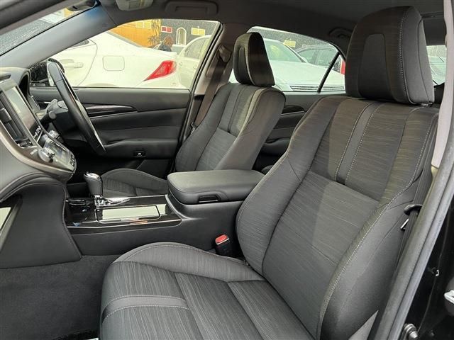 Toyota CROWN SEDAN 2013-06 192931-18