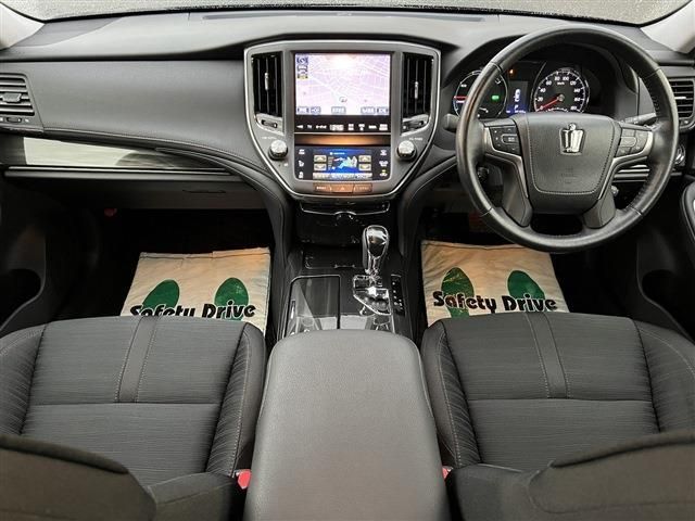 Toyota CROWN SEDAN 2013-06 192931-10