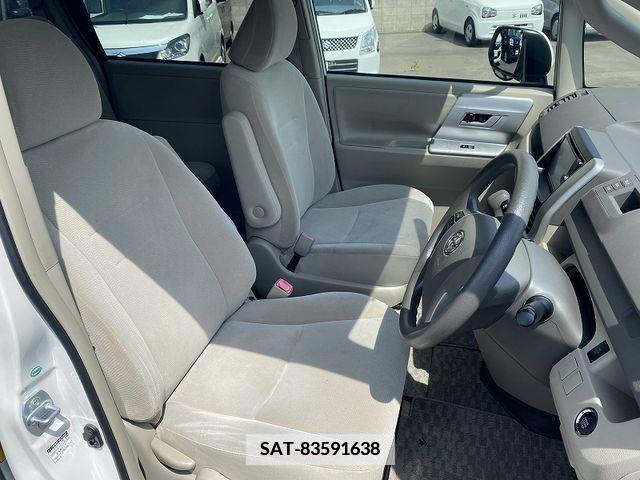 Toyota NOAH 2013-11 340720-11