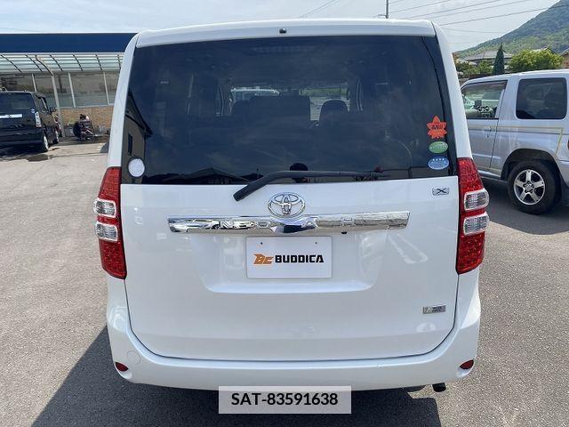 Toyota NOAH 2013-11 340720-7