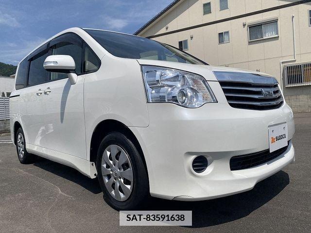Toyota NOAH 2013-11 340720-1