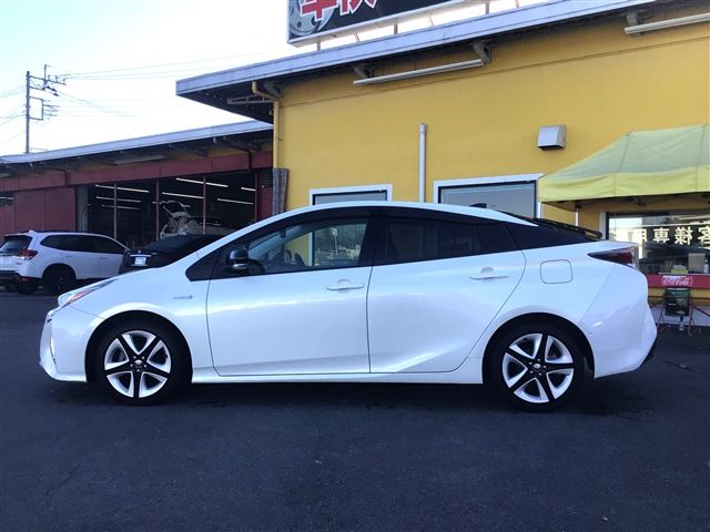 Toyota PRIUS 2018-02 25389-8