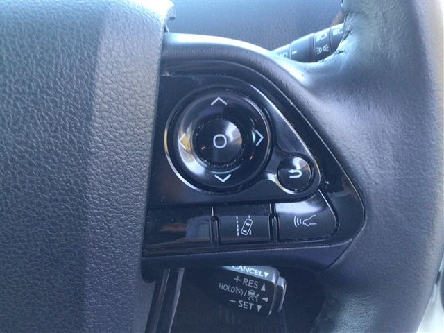 Toyota PRIUS 2018-02 25389-28