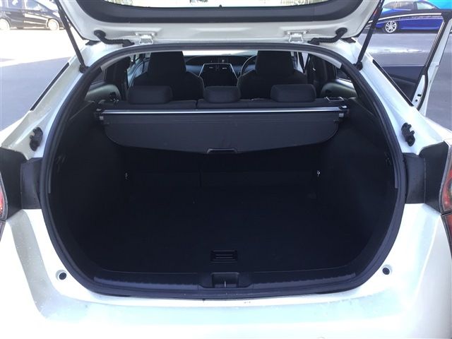 Toyota PRIUS 2018-02 25389-9