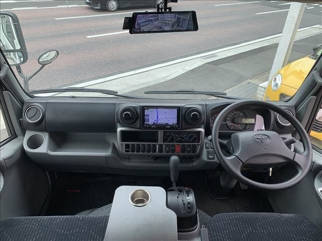 Toyota DYNA TRUCK 2018-08 7933-2