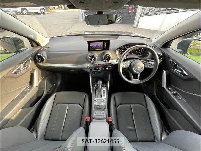 Audi Q2 2017-09 318045-1