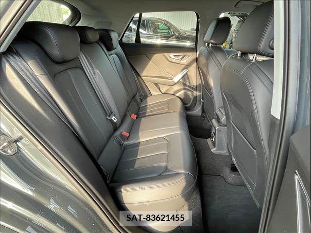 Audi Q2 2017-09 318045-9