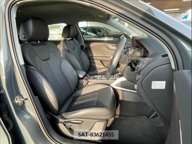 Audi Q2 2017-09 318045-8