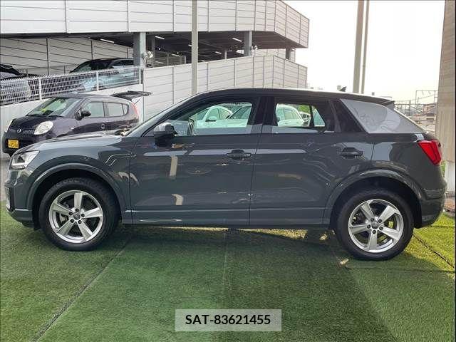 Audi Q2 2017-09 318045-14