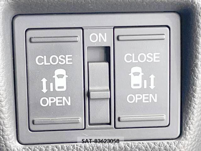 Honda N BOX CUSTOM 2019-06 229943-6