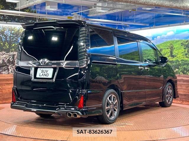 Toyota VOXY 2021-02 370370-18