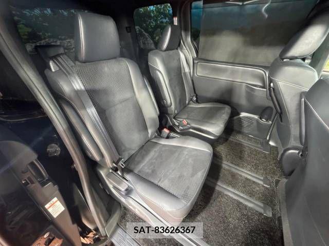 Toyota VOXY 2021-02 370370-9