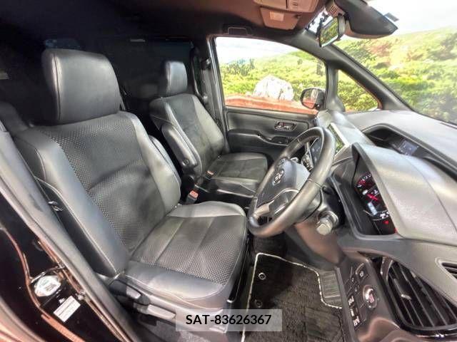 Toyota VOXY 2021-02 370370-8