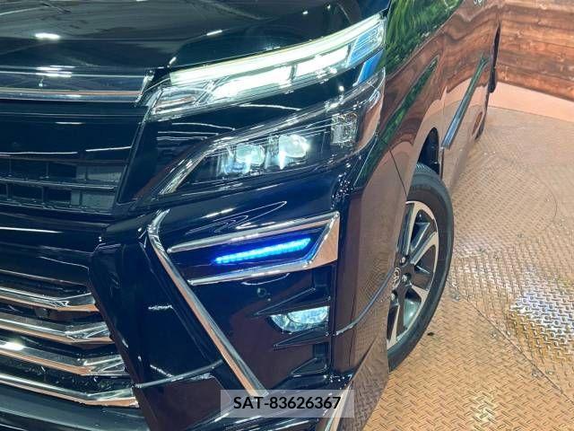 Toyota VOXY 2021-02 370370-13