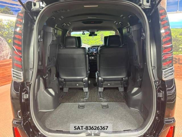 Toyota VOXY 2021-02 370370-11