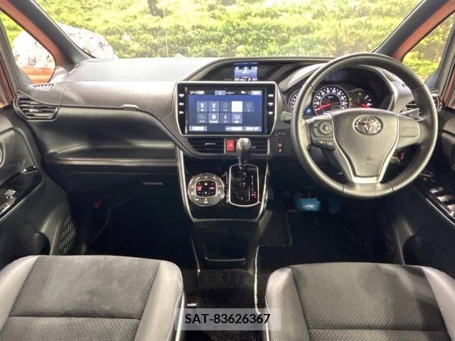 Toyota VOXY 2021-02 370370-1
