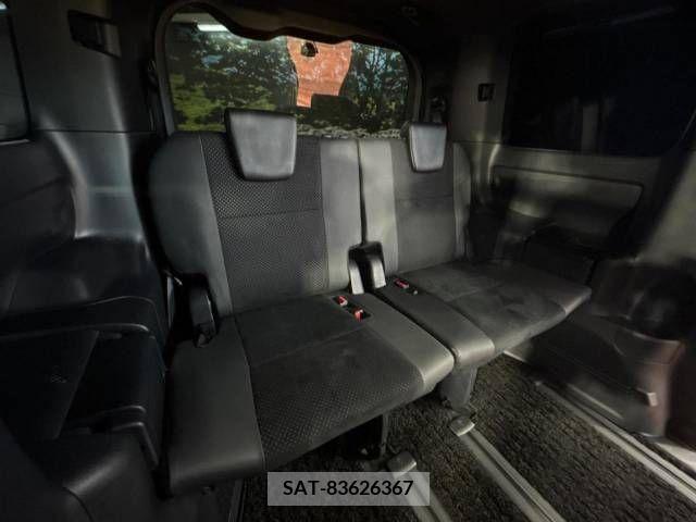 Toyota VOXY 2021-02 370370-10