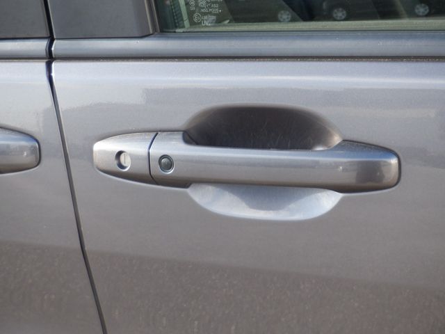 Honda e 2018-07 8617-25