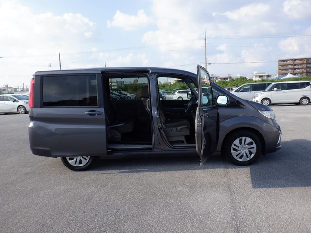 Honda e 2018-07 8617-4