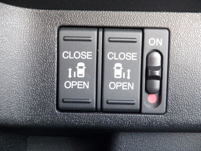 Honda e 2018-07 8617-24