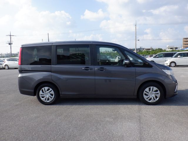 Honda e 2018-07 8617-3