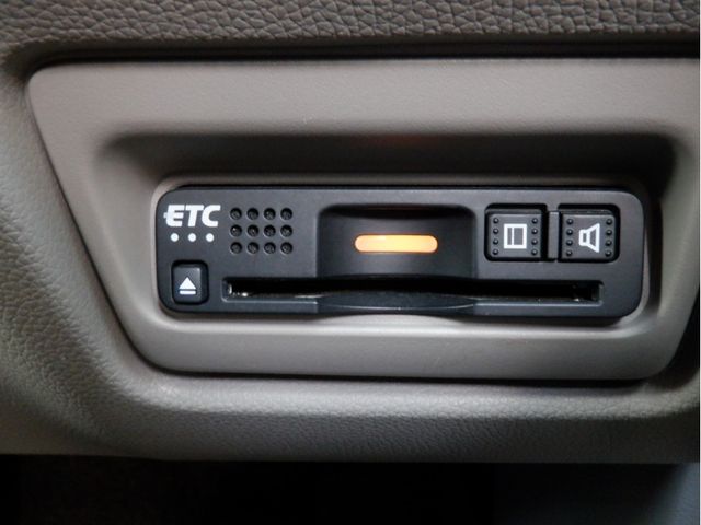 Honda e 2018-07 8617-20