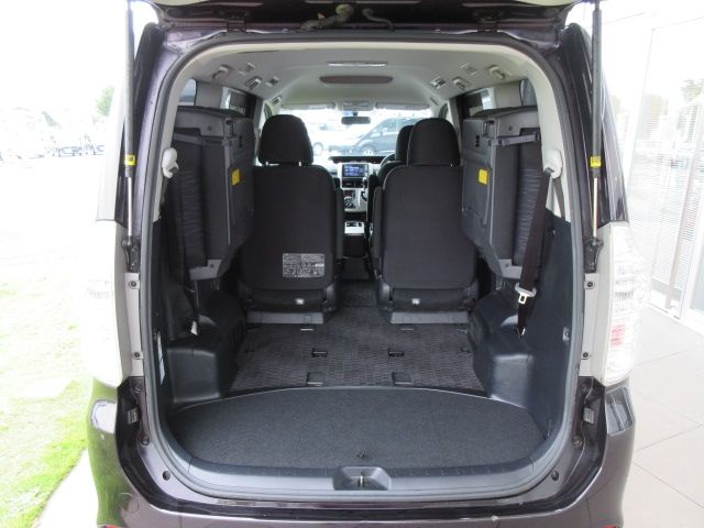 Toyota VOXY 2011-10 328-10