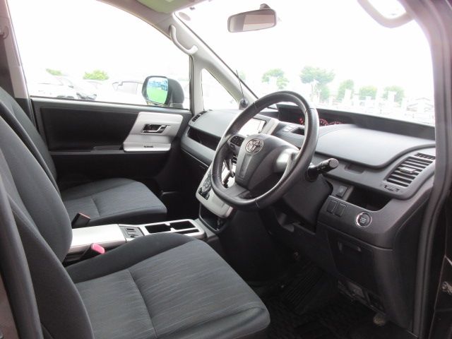 Toyota VOXY 2011-10 328-12