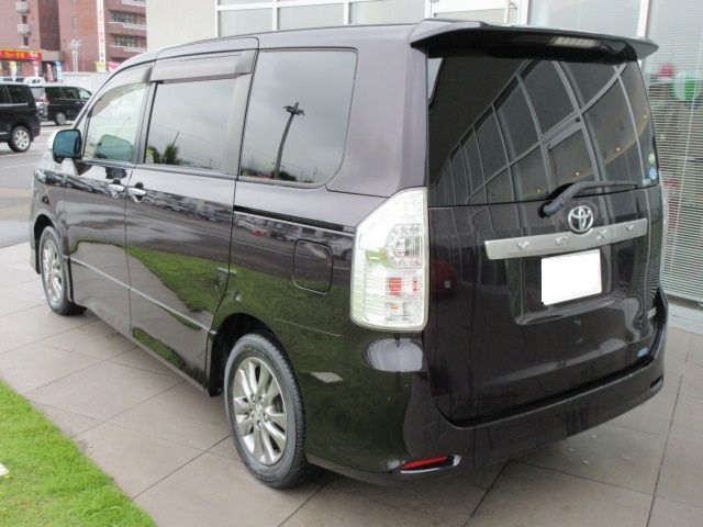 Toyota VOXY 2011-10 328-3
