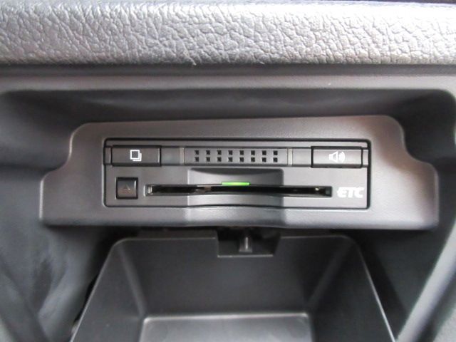 Toyota VOXY 2011-10 328-14