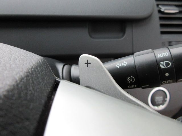 Toyota VOXY 2011-10 328-16