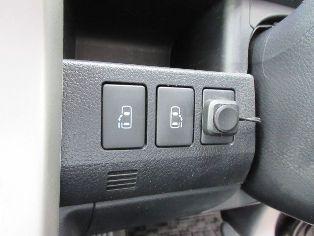 Toyota VOXY 2011-10 328-22