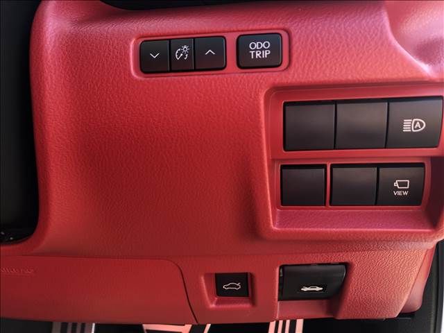 Lexus IS 2021-10 182708-10