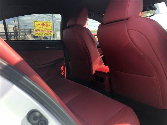 Lexus IS 2021-10 182708-5