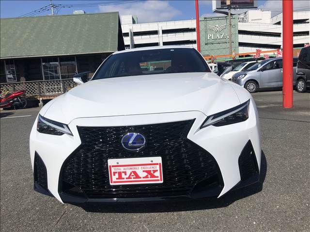 Lexus IS 2021-10 182708-16
