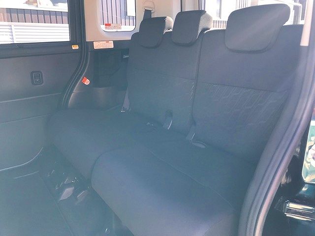 Toyota ROOMY 2018-03 187689-18