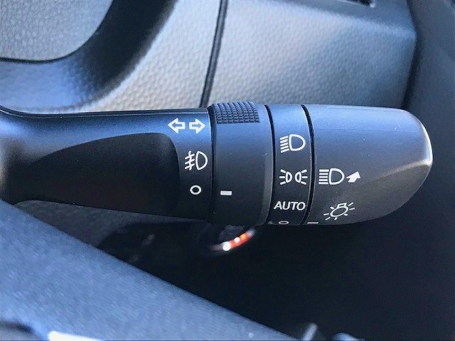 Toyota ROOMY 2018-03 187689-16