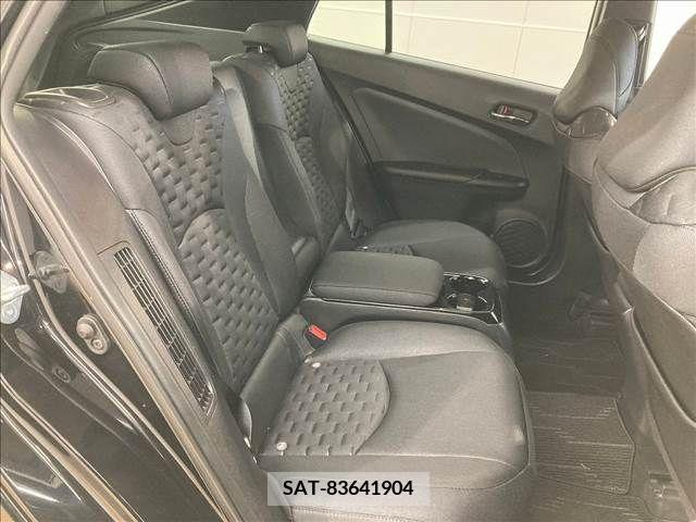 Toyota PRIUS PHV 2017-10 322597-12