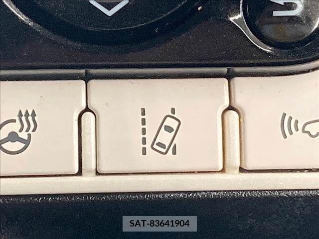 Toyota PRIUS PHV 2017-10 322597-8